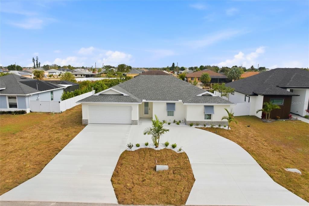 Active With Contract: $359,900 (4 beds, 2 baths, 1809 Square Feet)
