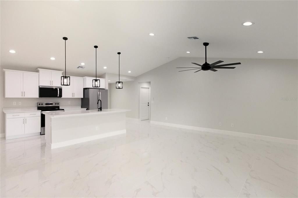 Active With Contract: $359,900 (4 beds, 2 baths, 1809 Square Feet)