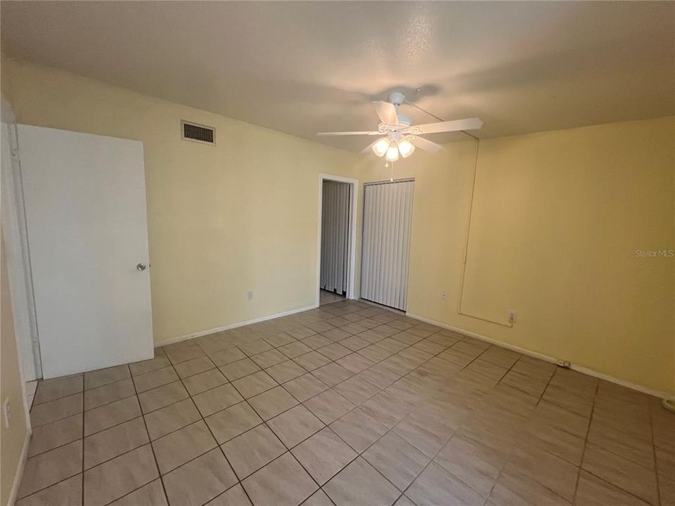 合同活跃: $1,550 (2 贝兹, 2 浴室, 1491 平方英尺)