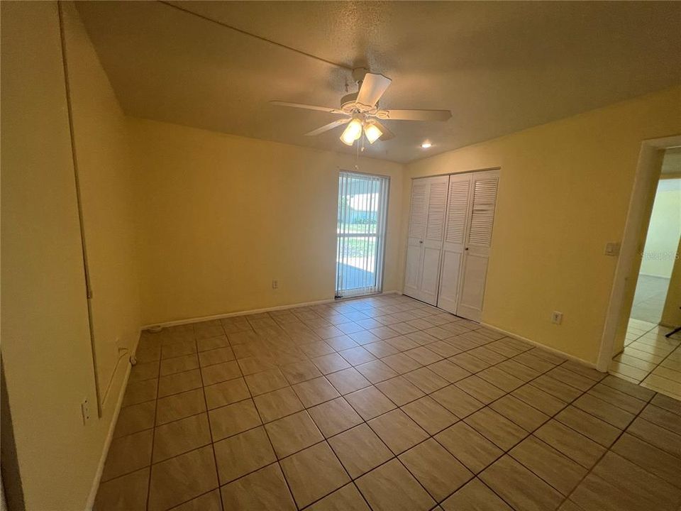 合同活跃: $1,550 (2 贝兹, 2 浴室, 1491 平方英尺)