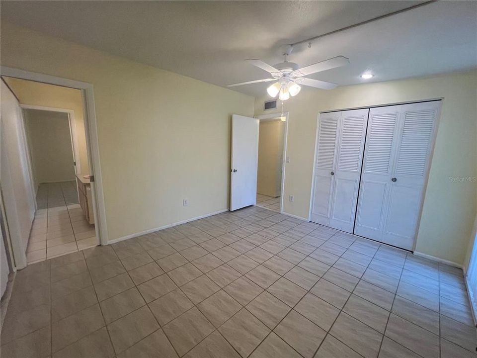 合同活跃: $1,550 (2 贝兹, 2 浴室, 1491 平方英尺)