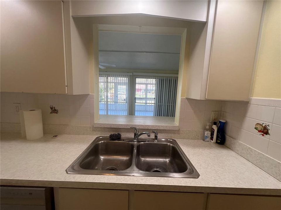 合同活跃: $1,550 (2 贝兹, 2 浴室, 1491 平方英尺)