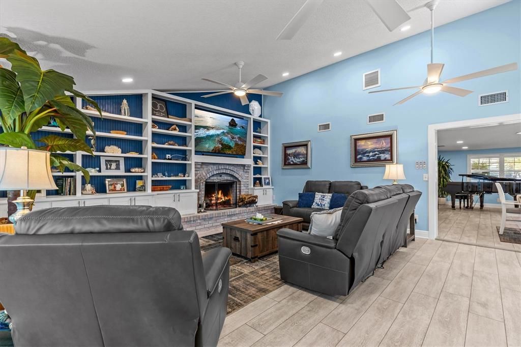 For Sale: $999,000 (4 beds, 3 baths, 2980 Square Feet)