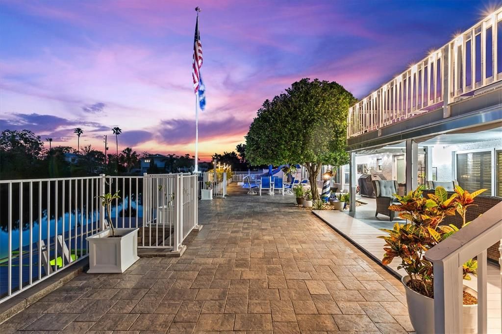 For Sale: $999,000 (4 beds, 3 baths, 2980 Square Feet)