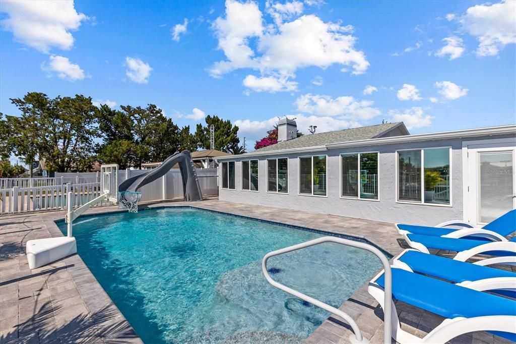 For Sale: $999,000 (4 beds, 3 baths, 2980 Square Feet)