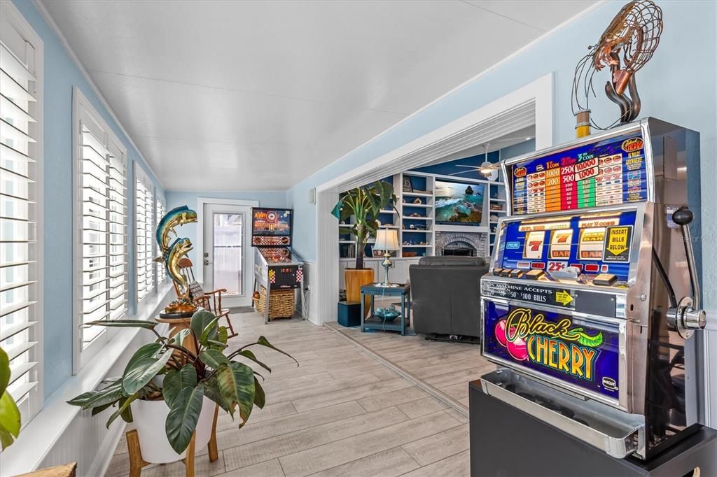 For Sale: $999,000 (4 beds, 3 baths, 2980 Square Feet)