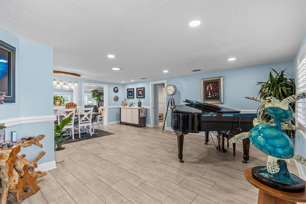 For Sale: $999,000 (4 beds, 3 baths, 2980 Square Feet)