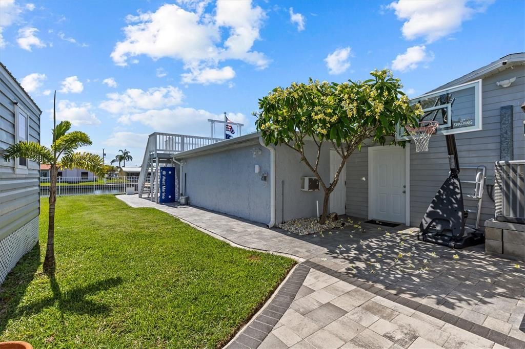 For Sale: $999,000 (4 beds, 3 baths, 2980 Square Feet)