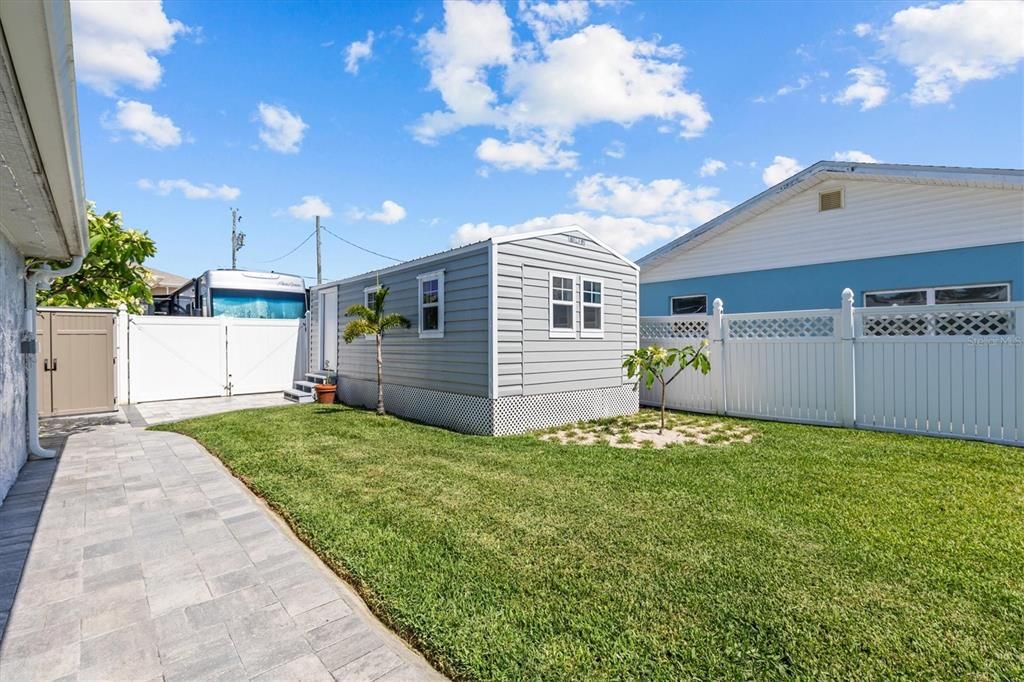 For Sale: $999,000 (4 beds, 3 baths, 2980 Square Feet)