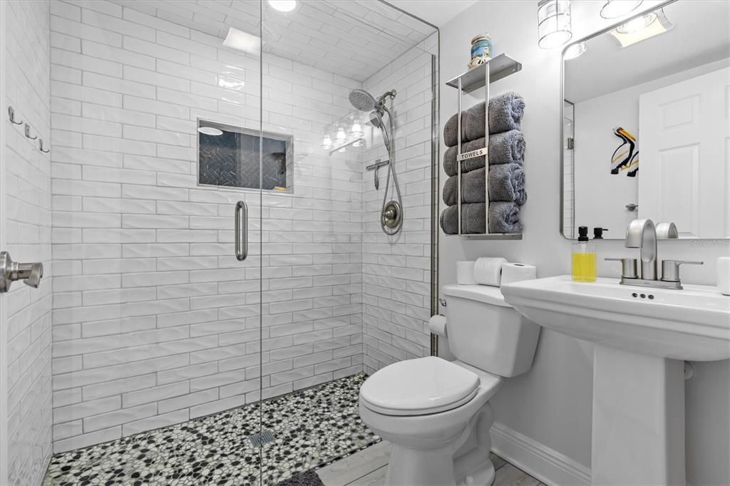 For Sale: $999,000 (4 beds, 3 baths, 2980 Square Feet)