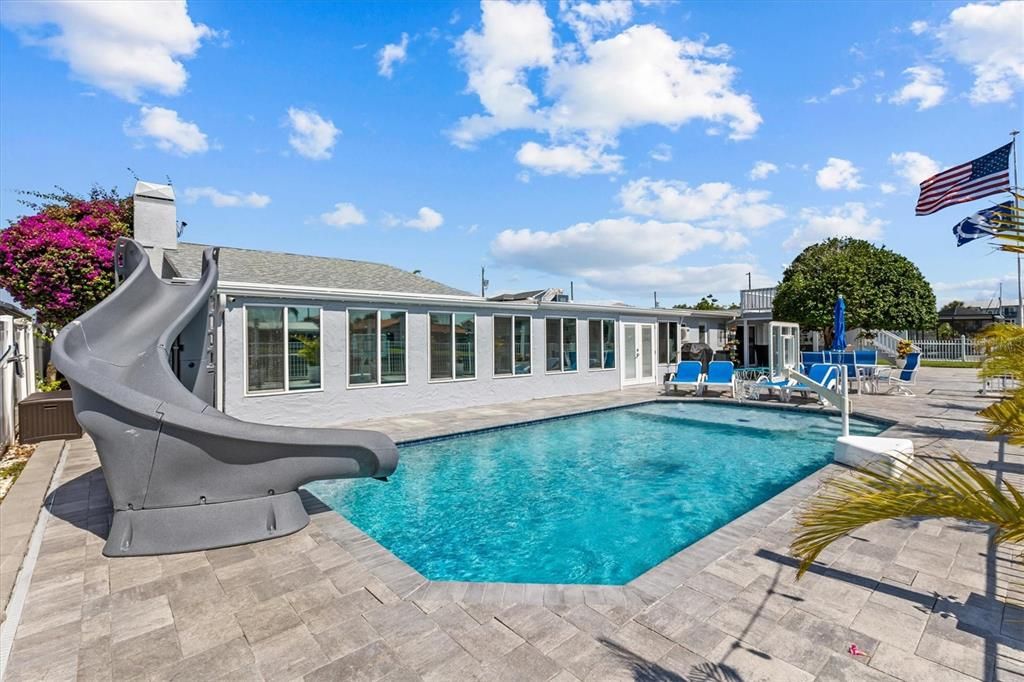 For Sale: $999,000 (4 beds, 3 baths, 2980 Square Feet)