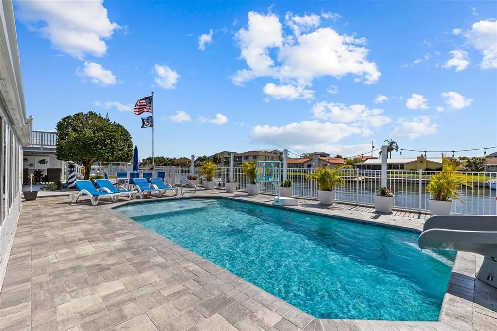 For Sale: $999,000 (4 beds, 3 baths, 2980 Square Feet)