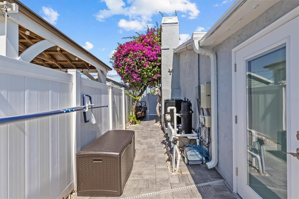 For Sale: $999,000 (4 beds, 3 baths, 2980 Square Feet)