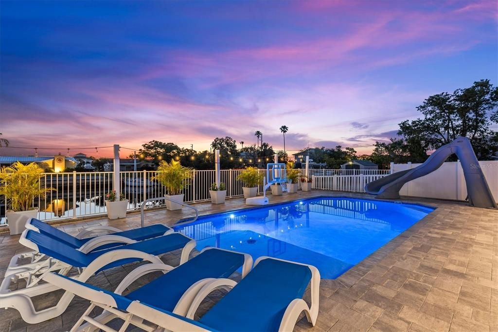 For Sale: $999,000 (4 beds, 3 baths, 2980 Square Feet)