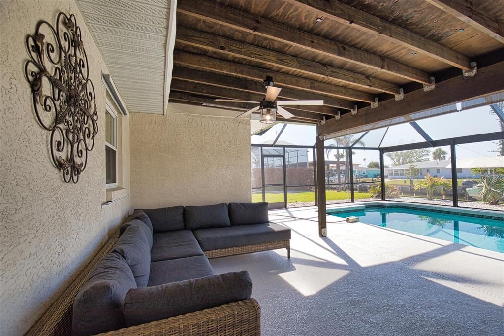 Activo con contrato: $695,000 (3 camas, 2 baños, 1406 Pies cuadrados)