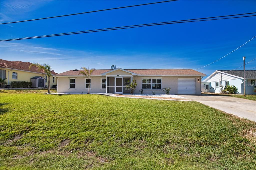 Activo con contrato: $695,000 (3 camas, 2 baños, 1406 Pies cuadrados)