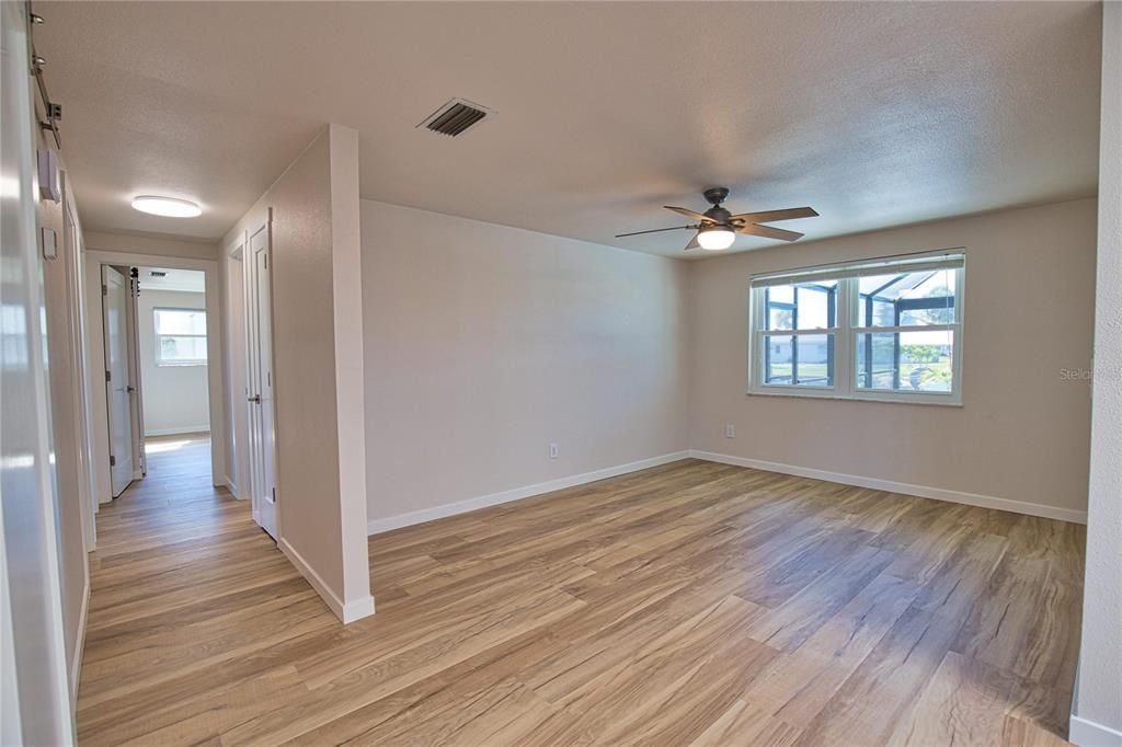 Activo con contrato: $695,000 (3 camas, 2 baños, 1406 Pies cuadrados)
