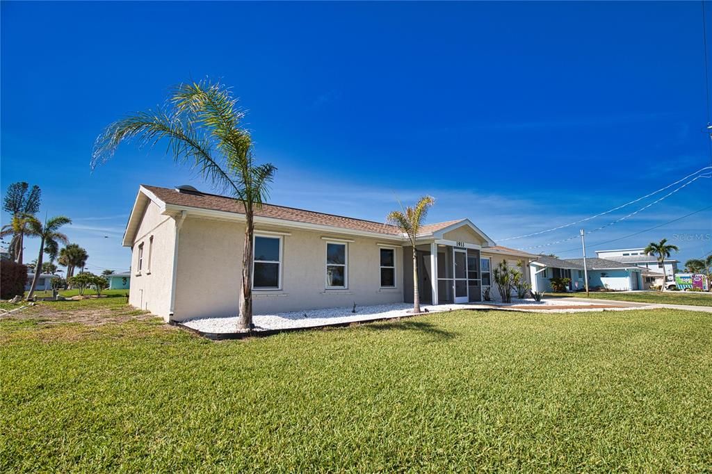 Activo con contrato: $695,000 (3 camas, 2 baños, 1406 Pies cuadrados)