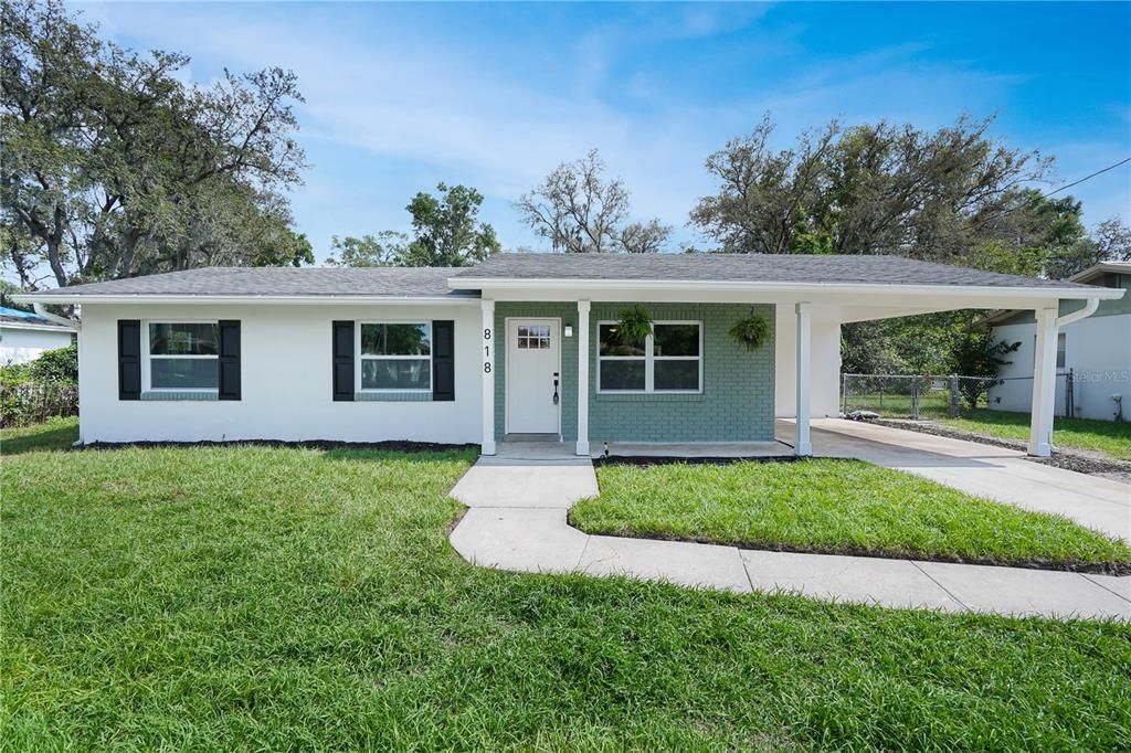 Recently Sold: $335,000 (3 beds, 2 baths, 1083 Square Feet)