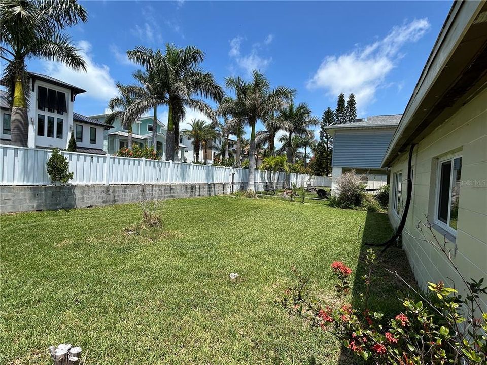 For Sale: $330,000 (0.11 acres)