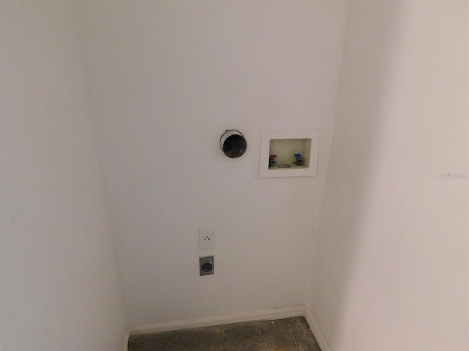 待售: $225,000 (2 贝兹, 2 浴室, 1496 平方英尺)