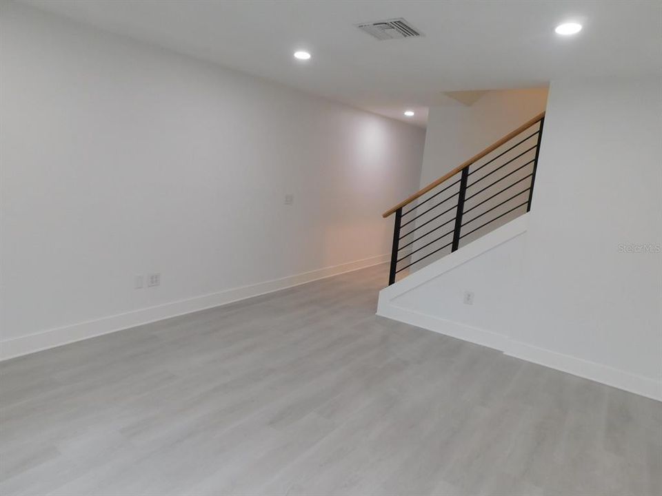 待售: $225,000 (2 贝兹, 2 浴室, 1496 平方英尺)