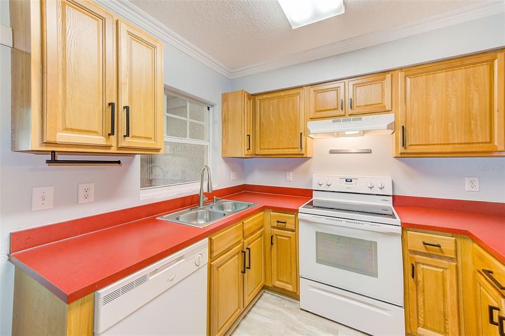 待售: $225,000 (2 贝兹, 2 浴室, 1496 平方英尺)