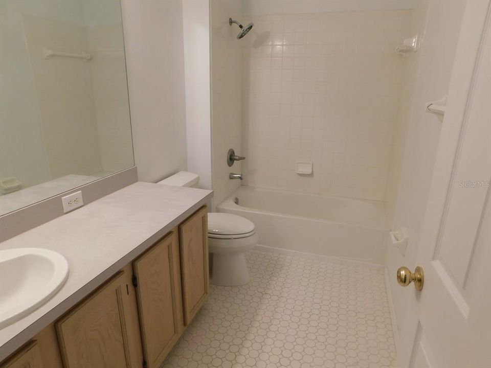 待售: $225,000 (2 贝兹, 2 浴室, 1496 平方英尺)