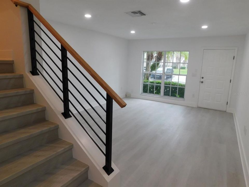 待售: $225,000 (2 贝兹, 2 浴室, 1496 平方英尺)