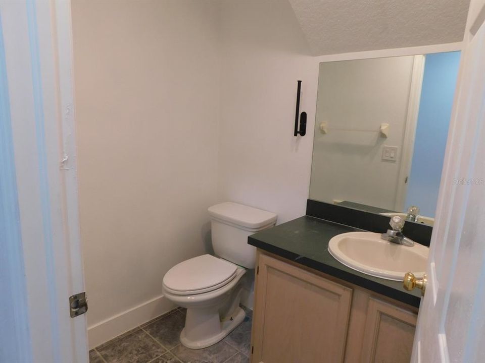 待售: $225,000 (2 贝兹, 2 浴室, 1496 平方英尺)