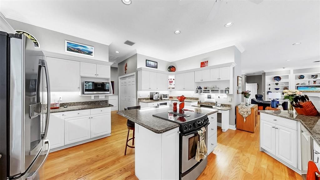 For Sale: $1,125,000 (4 beds, 4 baths, 4690 Square Feet)