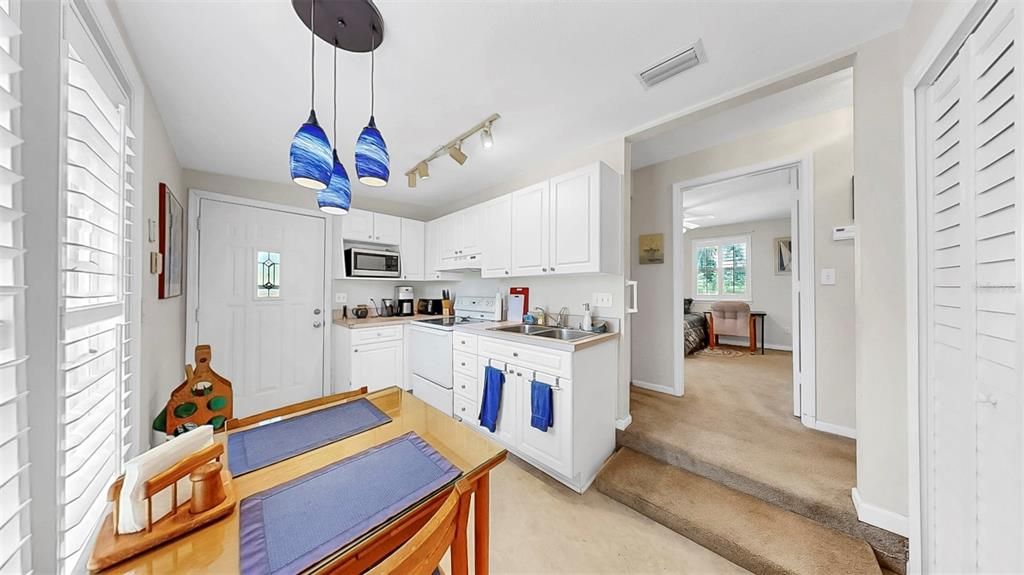 For Sale: $1,125,000 (4 beds, 4 baths, 4690 Square Feet)