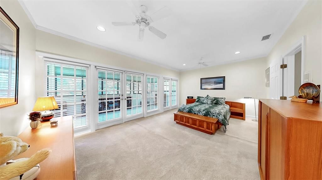 For Sale: $1,125,000 (4 beds, 4 baths, 4690 Square Feet)