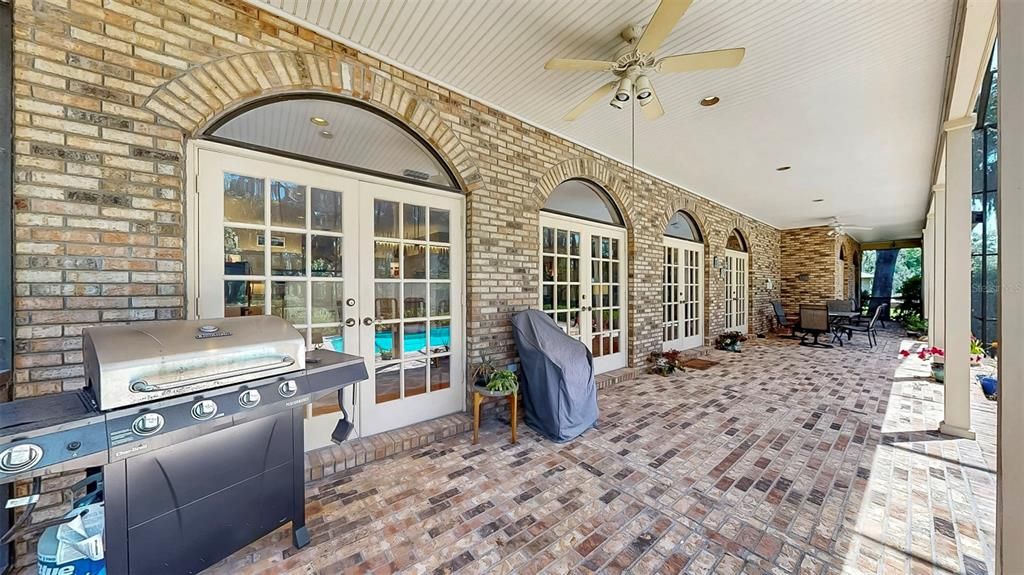 For Sale: $1,125,000 (4 beds, 4 baths, 4690 Square Feet)