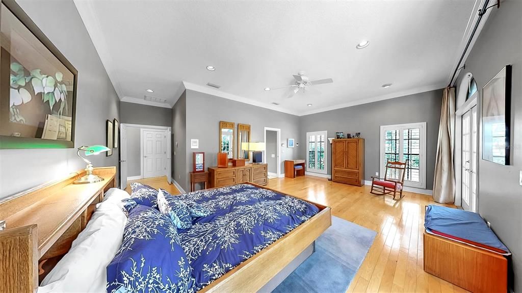 For Sale: $1,125,000 (4 beds, 4 baths, 4690 Square Feet)