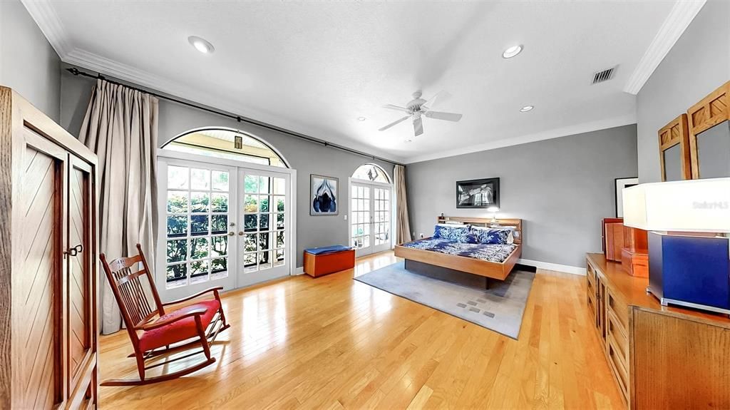 For Sale: $1,125,000 (4 beds, 4 baths, 4690 Square Feet)