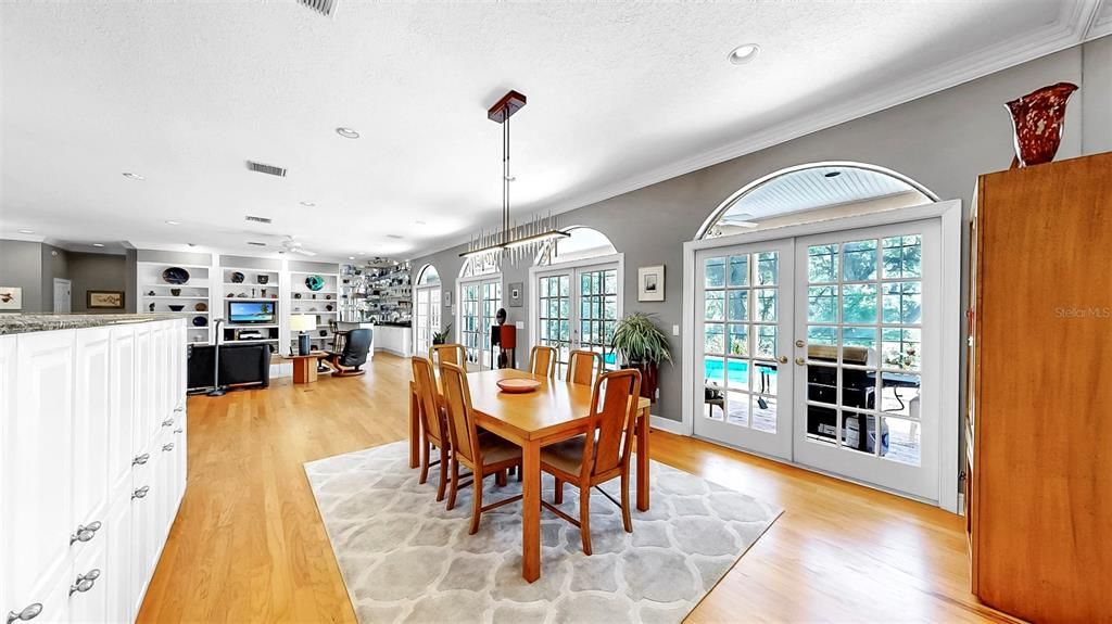 For Sale: $1,125,000 (4 beds, 4 baths, 4690 Square Feet)