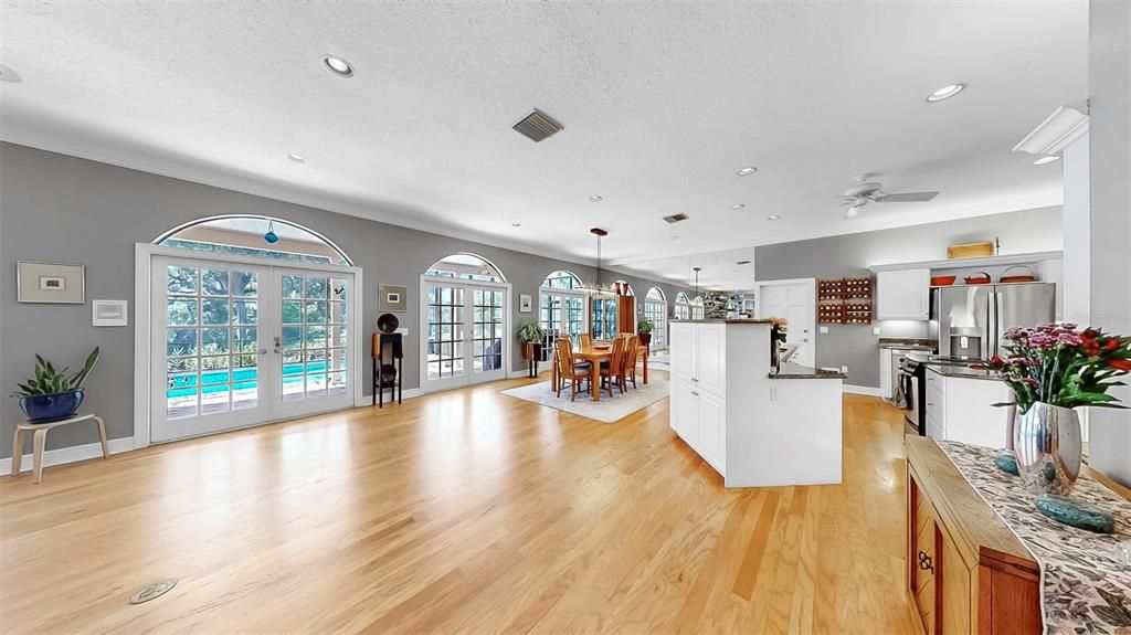 For Sale: $1,125,000 (4 beds, 4 baths, 4690 Square Feet)