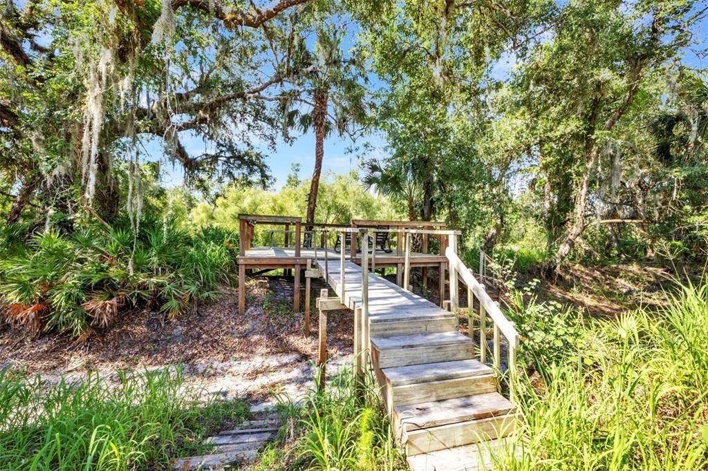 На продажу: $249,900 (2.06 acres)