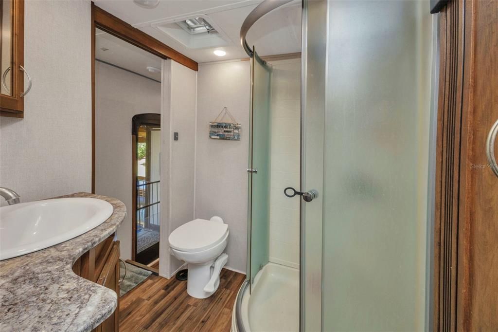 На продажу: $249,900 (2.06 acres)