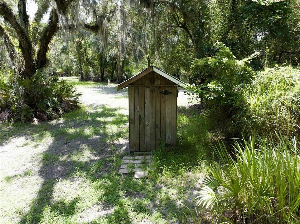 На продажу: $249,900 (2.06 acres)