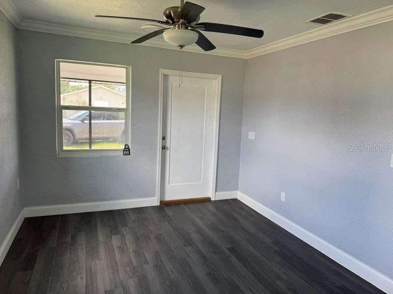 Под контрактом: $134,500 (3 спален, 1 ванн, 816 Квадратных фут)