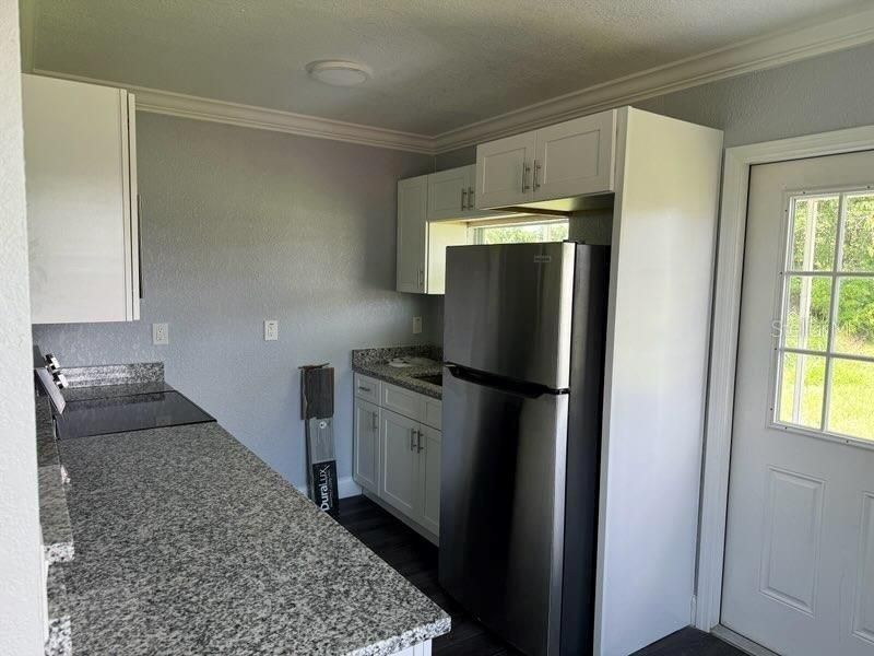 Под контрактом: $134,500 (3 спален, 1 ванн, 816 Квадратных фут)