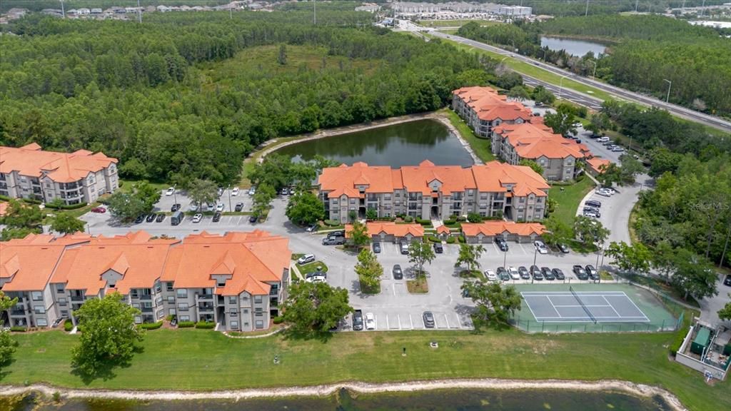 待售: $218,900 (2 贝兹, 1 浴室, 961 平方英尺)