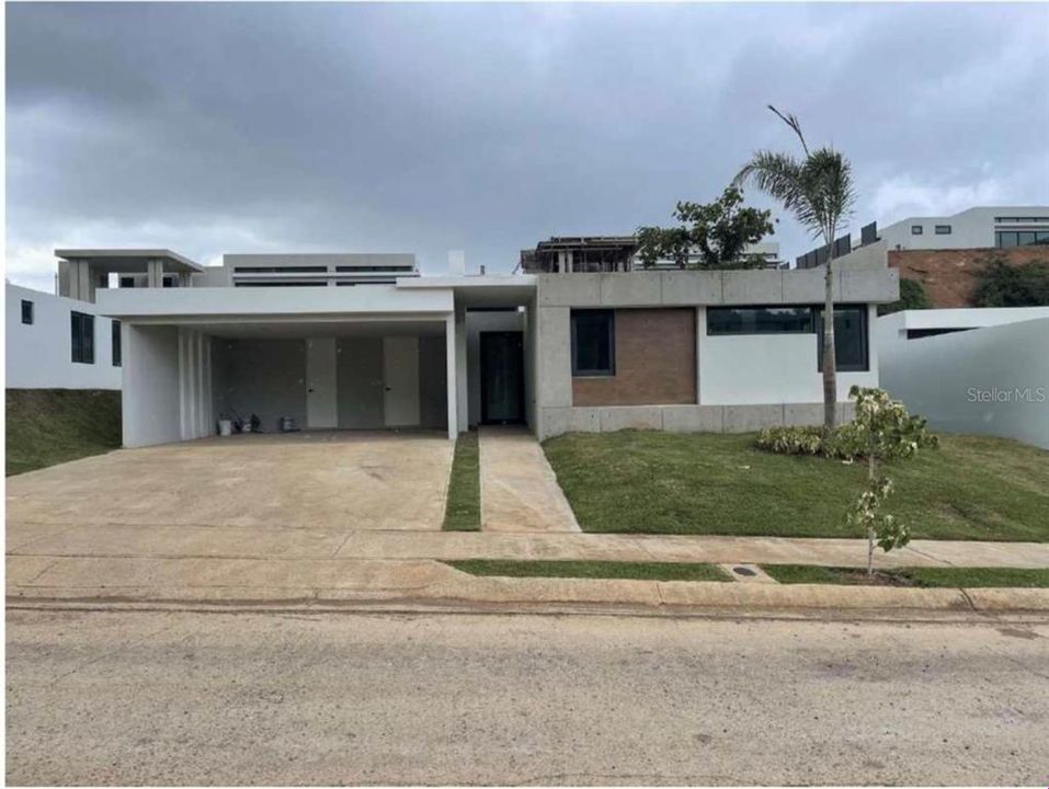 Recently Sold: $936,000 (4 beds, 2 baths, 2006 Square Feet)