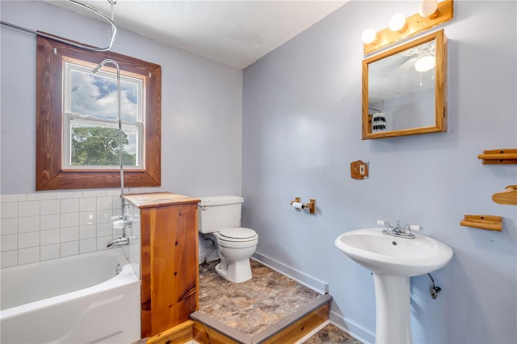 Activo con contrato: $287,000 (3 camas, 2 baños, 1266 Pies cuadrados)