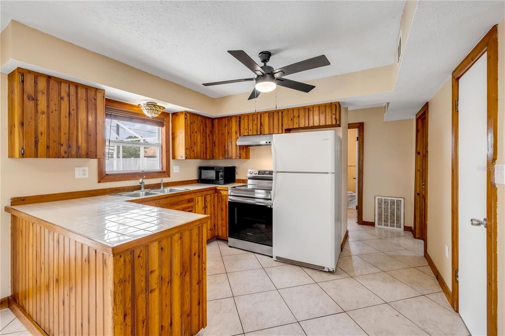 Activo con contrato: $287,000 (3 camas, 2 baños, 1266 Pies cuadrados)