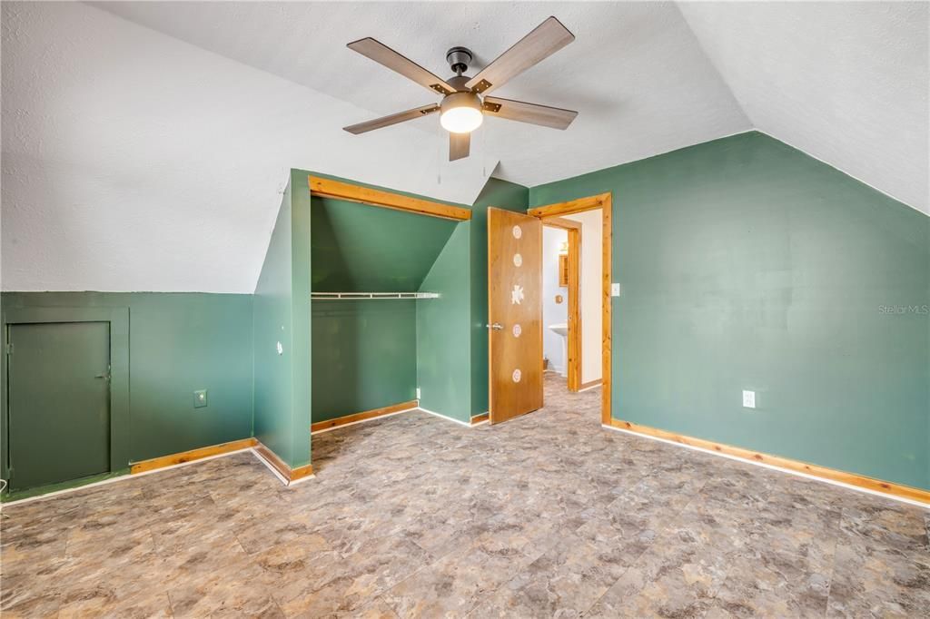 Activo con contrato: $287,000 (3 camas, 2 baños, 1266 Pies cuadrados)