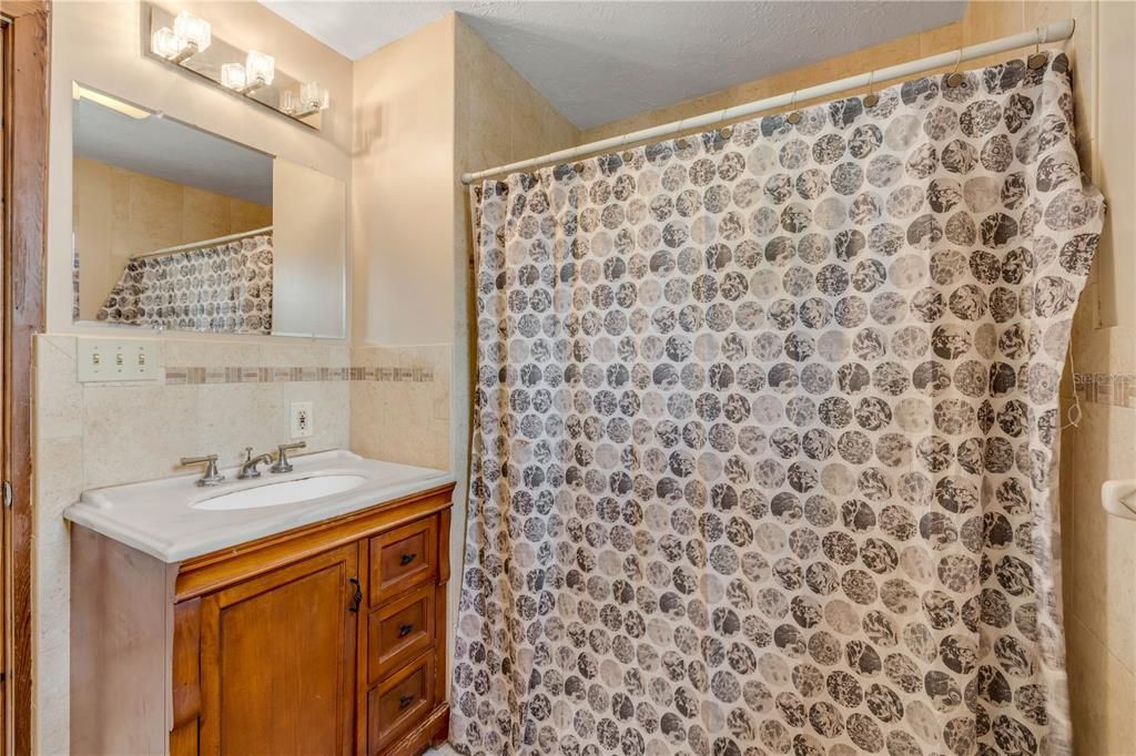 Activo con contrato: $287,000 (3 camas, 2 baños, 1266 Pies cuadrados)