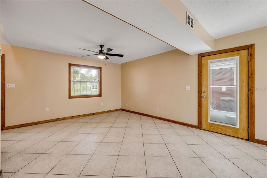 Activo con contrato: $287,000 (3 camas, 2 baños, 1266 Pies cuadrados)